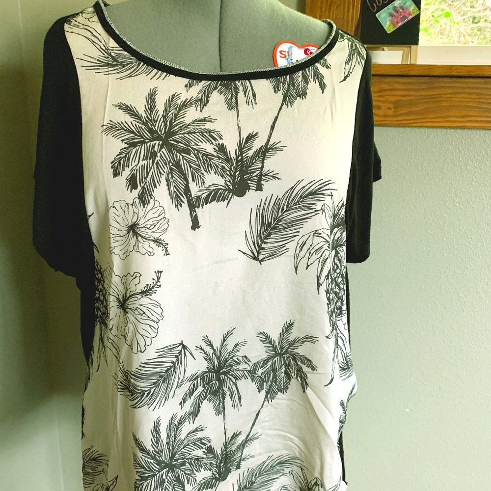 Super Lightweight Blouse with Tropical print